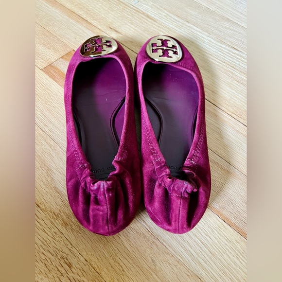 Tory Burch Women's Reva Me Burgundy Flats - Picture 4 of 6